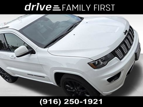 Used 2019 Jeep Grand Cherokee Altitude AWD/4WD image 1