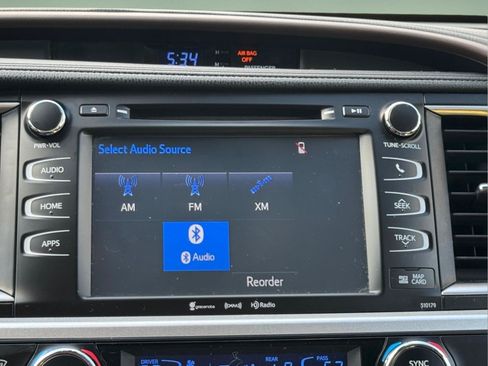 Used 2018 Toyota Highlander XLE AWD/4WD image 28