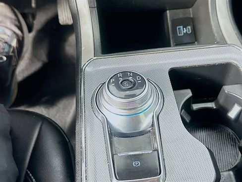 Used 2021 Ford Edge SEL image 16