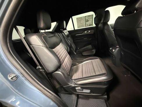 Used 2025 Ford Explorer ST-Line AWD/4WD image 14