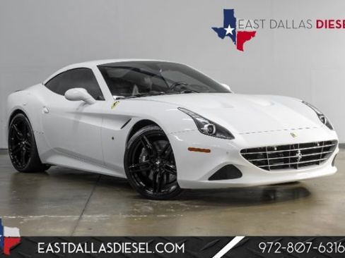 Used 2015 Ferrari California T image 1