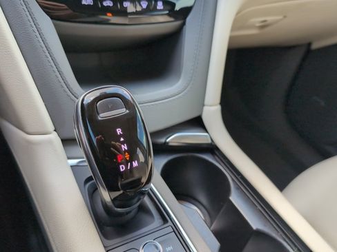 Used 2021 Cadillac XT6 Premium Luxury FWD image 16