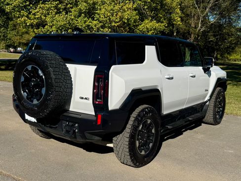 Used 2025 GMC Hummer EV 2X w/ Extreme Off-Road Package image 3