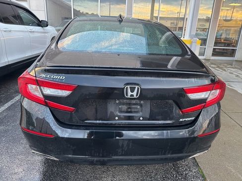 Used 2018 Honda Accord Sport image 6