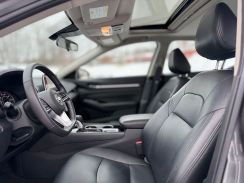 Used 2022 Nissan Altima 2.5 SV w/ SV Premium Package image 15