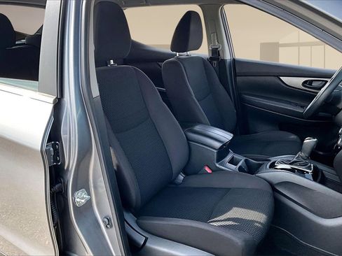 Used 2021 Nissan Rogue Sport S image 7