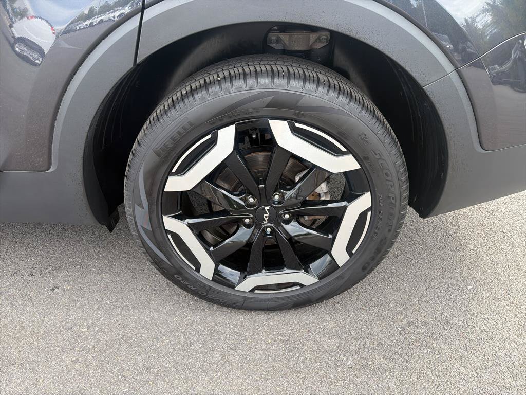 Used 2025 Kia Telluride EX w/ EX Captain's Chair Package AWD/4WD image 32