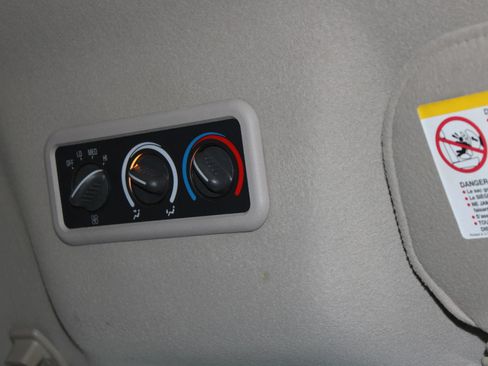 Used 2005 Chevrolet Express 3500 Extended Passenger w/ LS Preferred Equipment Group RWD image 24