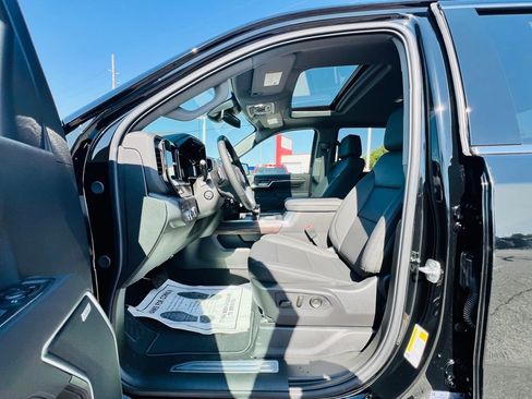 New 2026 GMC Sierra 1500 SLT w/ SLT Premium Package image 14