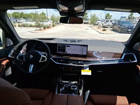 New 2027 BMW X7 xDrive40i w/ Executive Package AWD/4WD image 10