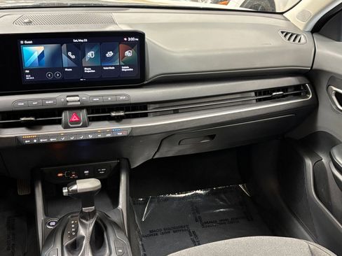 Used 2025 Kia K4 FWD image 34