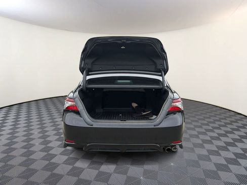 Used 2022 Toyota Camry SE w/ Cold Weather Package FWD image 9