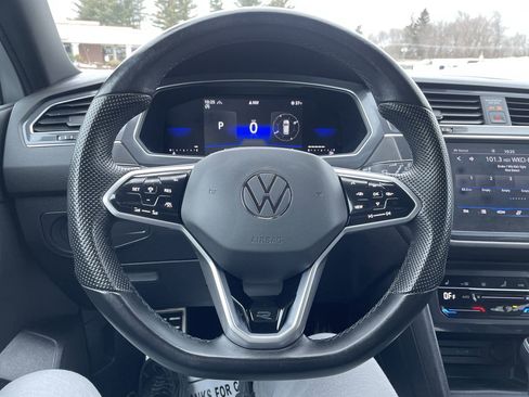 Used 2023 Volkswagen Tiguan SE R-Line image 18
