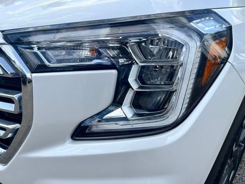 Used 2023 GMC Terrain SLT FWD image 4
