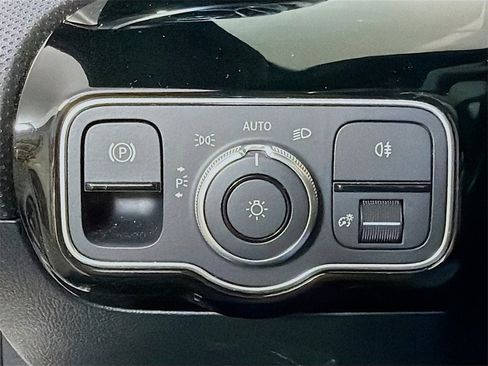 Certified 2023 Mercedes-Benz CLA 250 4MATIC image 11