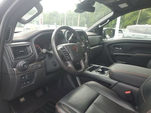 Used 2023 Nissan Titan PRO-4X w/ Pro-4x Convenience Package AWD/4WD image 13