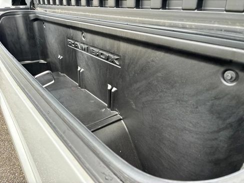 Used 2025 RAM 1500 Limited AWD/4WD image 15