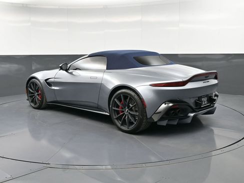 Used 2021 Aston Martin V8 Vantage Roadster RWD image 3