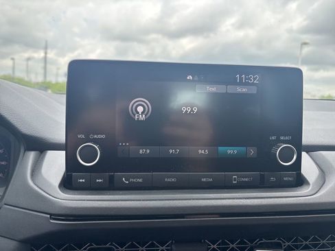 Used 2024 Honda Accord EX image 19