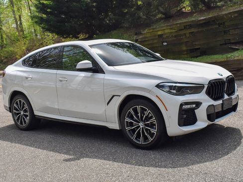 Used 2021 BMW X6 xDrive40i w/ M Sport Package AWD/4WD image 12