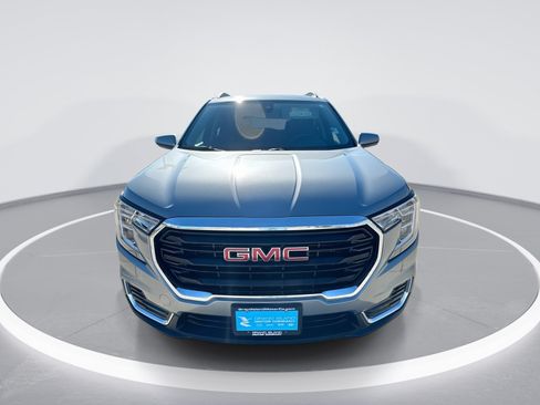 Used 2023 GMC Terrain SLE w/ Driver Convenience Package AWD/4WD image 3