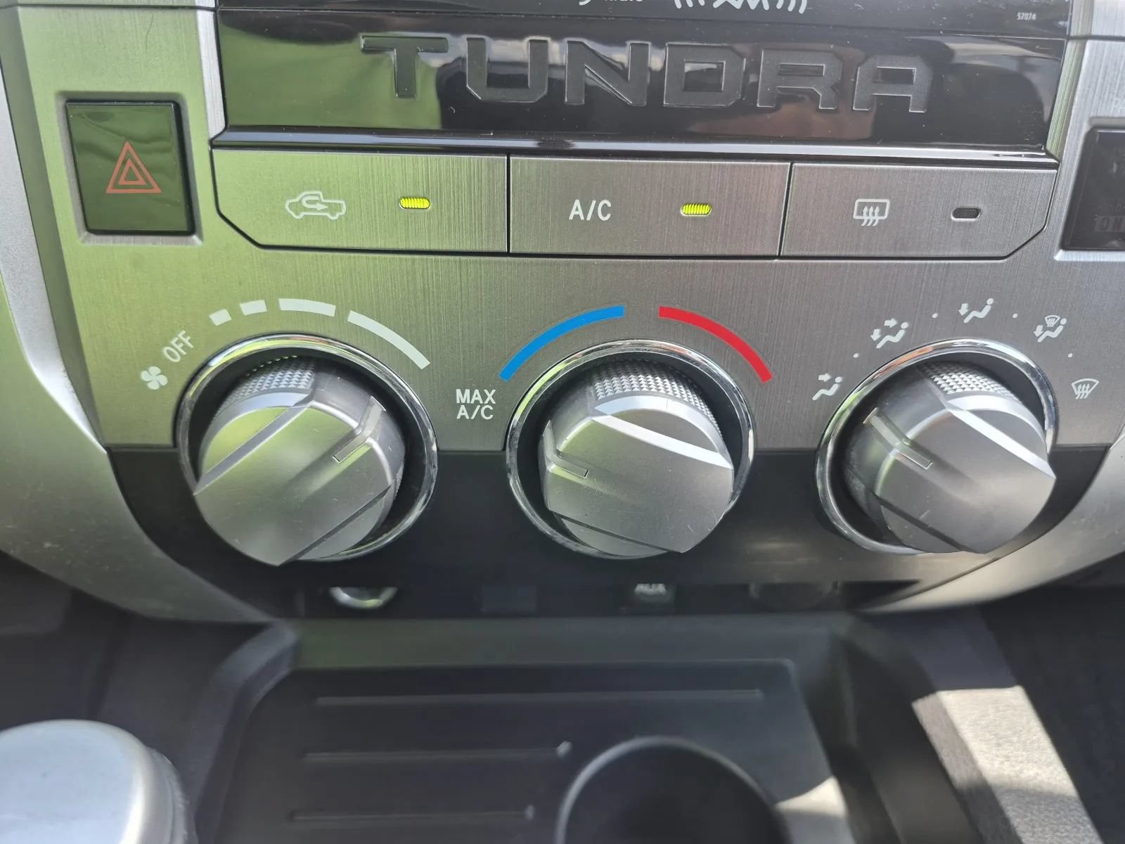 Used 2015 Toyota Tundra SR5 w/ SR5 Upgrade Package RWD image 28