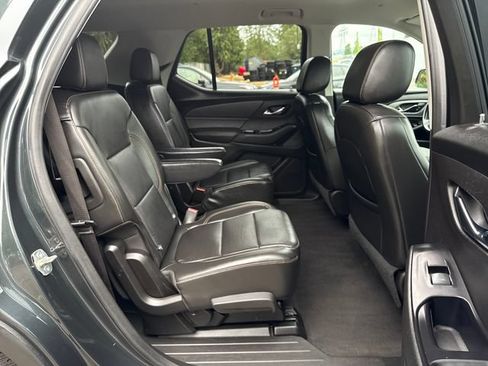 Used 2019 Chevrolet Traverse LT w/ LT Premium Package AWD/4WD image 10
