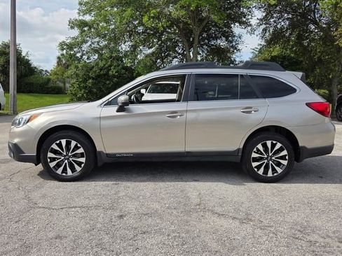 Used 2015 Subaru Outback 2.5i Limited AWD/4WD image 4