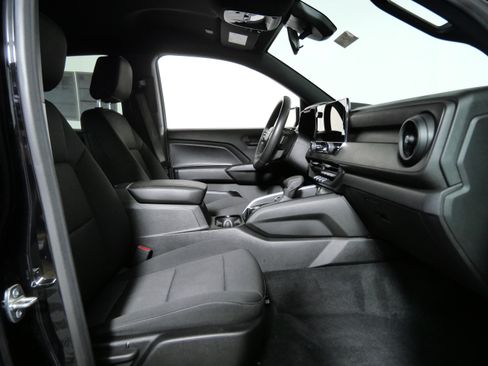 Used 2023 Chevrolet Colorado Trail Boss w/ Technology Package AWD/4WD image 11