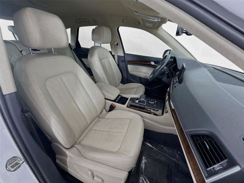 Used 2020 Audi Q5 2.0T Premium image 27