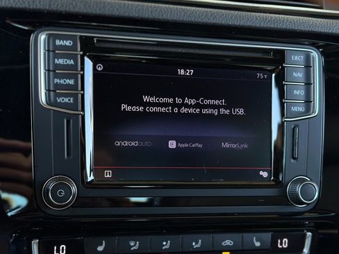Used 2017 Volkswagen Jetta GLI image 7