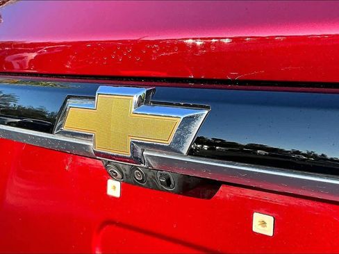 Used 2023 Chevrolet Traverse Premier image 32