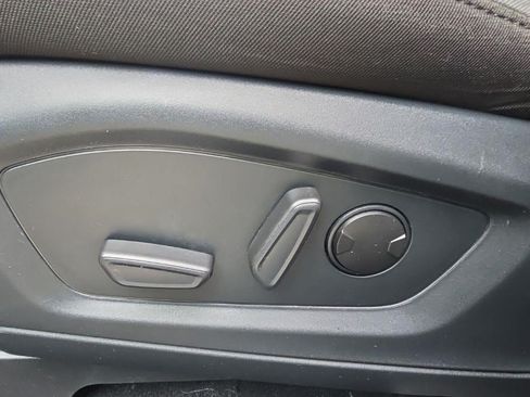 Used 2022 Ford Explorer XLT AWD/4WD image 17