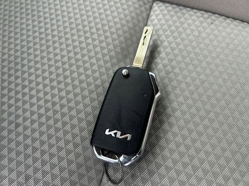 Used 2025 Kia Soul LX image 33