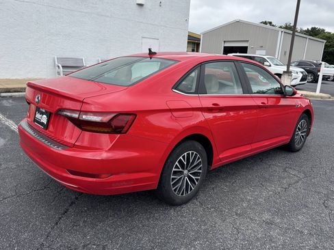 Used 2019 Volkswagen Jetta SEL w/ Cold Weather Package FWD image 5