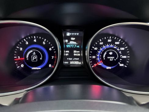Used 2016 Hyundai Santa Fe Sport 2.0T w/ Option Group 05 AWD/4WD image 25