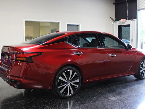 Used 2019 Nissan Altima 2.5 Platinum FWD image 3