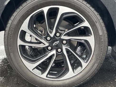 Used 2022 Chevrolet Bolt EUV Premier w/ Sun & Sound Package image 40