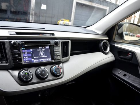 Used 2015 Toyota RAV4 LE image 20