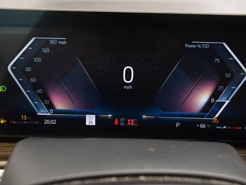 Used 2023 BMW X7 xDrive40i w/ Parking Assistance Package image 26