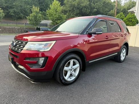 Used 2016 Ford Explorer XLT w/ Equipment Group 202A image 2