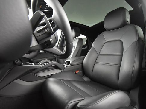 Used 2024 Porsche Cayenne Coupe image 5