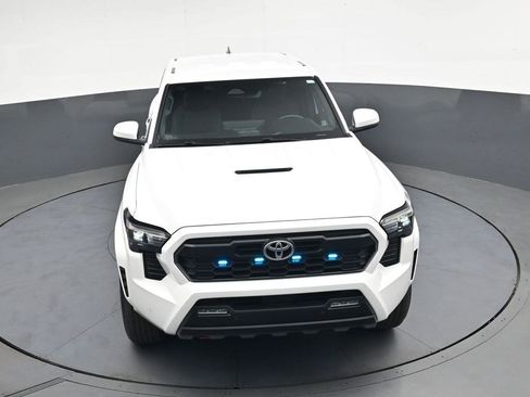 Used 2024 Toyota Tacoma TRD Sport w/ TRD Sport Upgrade Package image 39