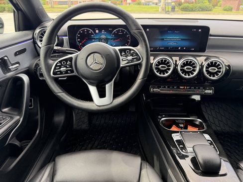 Used 2019 Mercedes-Benz A 220 4MATIC image 8