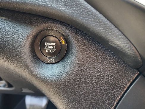 Used 2019 Jeep Cherokee Limited FWD image 31