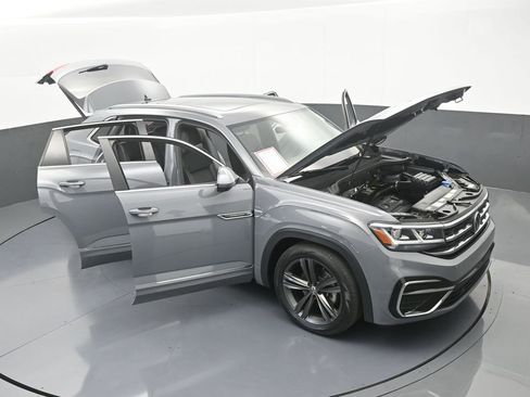 Used 2022 Volkswagen Atlas Cross Sport SEL R-Line image 74