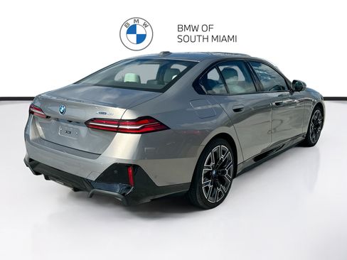 Used 2025 BMW i5 xDrive40 w/ M Sport Package AWD/4WD image 6