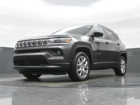 Used 2022 Jeep Compass Latitude AWD/4WD image 27