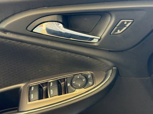 Used 2021 Chevrolet Malibu LT FWD image 16