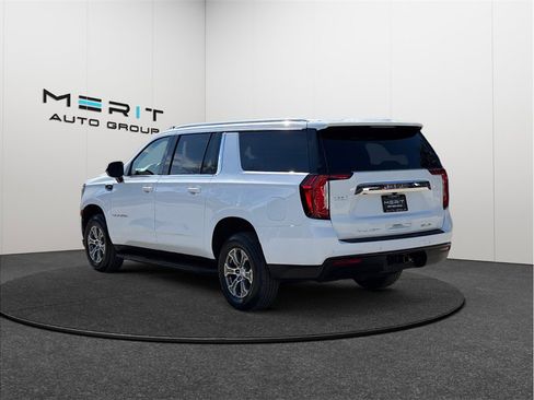 Used 2022 GMC Yukon XL SLE image 7